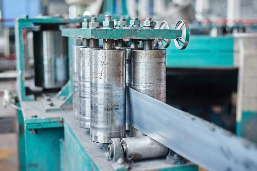 冷軋鋼使用壓縮輥加工 冷軋鋼通過(guò)軋制機(jī)械加工